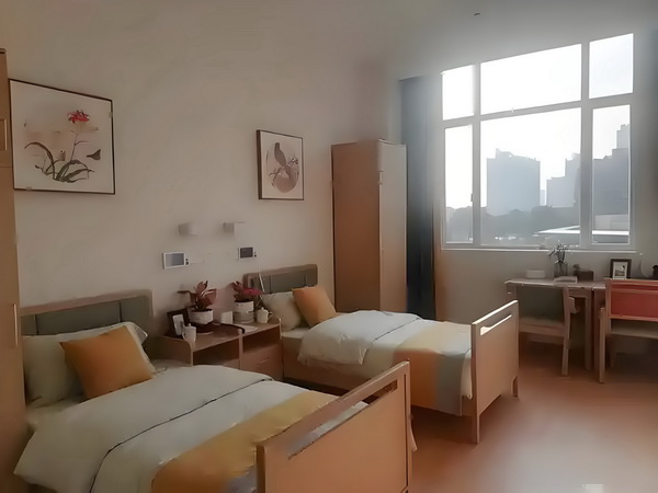 本科落户深圳的条件_活佛王兴夫“点化”140位女信徒，全程不穿衣服，场面失控 医院0米距安吉中分院