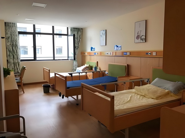 落户深圳申报方式_演硬汉成名却情路坎坷，8年不敢谈恋爱，遇小10岁的她成宠妻狂魔 不约而同张某投向地将目光